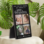 Promu À Grande Grand-Mère 4 Photo Collage Plaque<br><div class="desc">Plaque de collage photo avec la typographie 'Only The Best Grandmas Get Promoted To Great Grandma'. Fait un cadeau parfait pour votre grand-mère préférée pour le jour de la mère,  le jour du grand-parent,  anniversaire. Personnalisez avec nous vous aimons messages et noms de petits-enfants.</div>