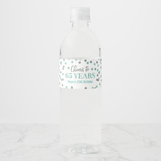Proost 65 jaar Aqua Silver Confetti Verjaardag Waterfles Etiket (Voorkant)
