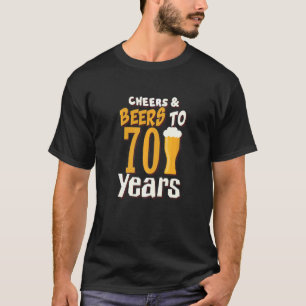 Proost en bier op 70 jaar oud verjaardagsfeestje 4 t-shirt