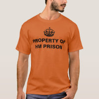 PROPRIÉTÉ DE S.M. PRISON sur le T-shirt orange
