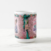 Propulsé par la caféine et le chaos Maman Mug (Centre)