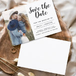 Prospectus 11,4 Cm X 14,2 Cm Budget Enregistrer la date Minimaliste simple phot<br><div class="desc">Budget Moderne et Élégant minimaliste Photo Enregistrer la date Carte postale Mariage. La carte d'invitation à la date inclut une typographie de script à la main moderne avec un design chic et simple auquel vous pouvez ajouter votre photo de fiançailles customisé à.</div>