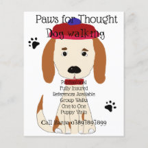 Chien mignon espagnol marchant Chien Groomer