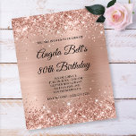 Prospectus 11,4 Cm X 14,2 Cm Flyer en papier rose gold pailleté pour 80e annive<br><div class="desc">Un papier à petit budget sans option d'enveloppes présentant une invitation de 80e anniversaire élégante et fantaisiste avec monogramme pour elle.</div>