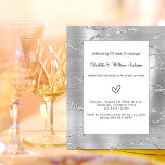 Prospectus 11,4 Cm X 14,2 Cm Invitation du mariage de renouvellement de voeux S<br><div class="desc">Veuillez noter que cette invitation est sur papier de prospectus et très mince. Les enveloppes ne sont pas incluses. Pour des invitations plus épaisses (même conception),  veuillez visiter notre magasin. Un motif argenté moderne comme arrière - plan. Personnalisez et ajoutez vos noms et les détails.</div>