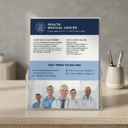 Prospectus 21,6 Cm X 24,94 Cm Logo de médecin de clinique de soins de santé Code