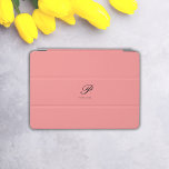 Protection iPad Air Flux flou personnalisé<br><div class="desc">Améliorez votre style iPad avec notre coque ipad personnalisé Blush Bloom, un accessoire chic et personnalisable conçu pour sauvegarder et personnaliser votre appareil. La police de script délicate, avec votre premier nom initial et complet, est gracieusement conçue dans une teinte rose pâle, ajoutant une touche de sophistication. Conçu avec des...</div>