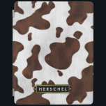 Protection iPad Cuir occidental de Faux de peau de vache repéré<br><div class="desc">Si vous êtes un propriétaire d'un ranch, un cowboy/cow-girl ou juste quelqu'un qui aiment de vieux thèmes occidentaux américains, cette couverture brune et blanche repérée d'iPad de motif de peau de vache est parfaite pour assortir votre style occidental. Le graphique de poster de animal est fait pour ressembler à la...</div>