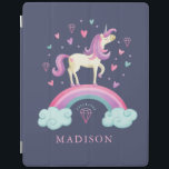 Protection iPad Cute Unicorn arc-en-ciel<br><div class="desc">Une mignonne licorne avec des coeurs et un arc-en-ciel décorent cette couverture iPad. Personnalisez-le avec son nom. Un cadeau amusant pour une fille. Conçu pour vous par Blackberry Boulevard.</div>