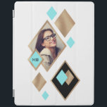 Protection iPad Diamants géométriques Motif photo et monogramme<br><div class="desc">Créez une housse iPad personnalisée avec un motif géométrique en diamant moderne chic et tendance en or chatoyant, aqua et noir sur un arrière - plan blanc. Personnalisez cet article avec la photo désirée en téléchargeant votre photo à la place de l'exemple de photo présenté dans le modèle de design....</div>