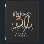 Protection iPad Fête de 30 ans en or<br><div class="desc">Célébrez votre 30e anniversaire en style avec cet effet noir,  blanc et or 30 et fabuleux design d'anniversaire. Un design moderne avec texte de script et graphismes en gras. Modifiez la couleur pour la customiser. Partie d'une collection.</div>