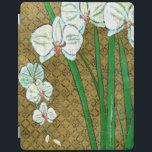 Protection iPad Fleurs blanches et tiges vertes à la frontière<br><div class="desc">Les fleurs blanches accrochent outre des tiges vertes dans ce morceau par Chariklia Zarris. L'ensemble sur un fond bronzage et entouré par une frontière brune ceci est une peinture simple mais élégante. Ajoutez-le à votre maison et appréciez la beauté !</div>