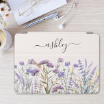 Protection iPad Mini Aquarelle de monogramme Fleur sauvage pourpre<br><div class="desc">Élevez votre iPad Air avec notre couverture de pré Fleur sauvage violet aquarelle. Customisez avec votre nom dans un script élégant,  adapté aux amateurs de fleurs fleurs sauvages et violettes.</div>