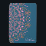 Protection iPad Mini Boho moderne Mandala Medallion Turquoise Nom du sc<br><div class="desc">Une touche moderne sur un motif classique mandala en rose et orange sur un arrière - plan turquoise foncé,  personnalisé avec votre nom.</div>