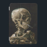 Protection iPad Mini Crâne avec brûler la cigarette Vincent van Gogh Ar<br><div class="desc">Vincent van Gogh (Néerlandais, 1853 - 1890) Crâne d'un squelette avec cigarette brûlante, 1885-1886, Huile sur toile Sans cadre : 32 cm × 24, 5 cm (13 po × 9, 6 po) Travail précoce de Vincent van Gogh. Ce petit tableau fait partie de la collection permanente du musée Van Gogh...</div>