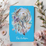 Protection iPad Mini Dreamcatcher mystique Fairy Blue<br><div class="desc">Cette couverture mystique iPad a un attrapeur de rêve enchanteur avec une belle fée, fleurs, plumes et feuillage délicat. Personnalisé avec votre nom, ce coque magique est sûr d'avoir une ambiance apaisante pour votre iPad. Vous pouvez modifier la police, la couleur du texte ou la couleur de l'arrière - plan...</div>