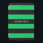 Protection iPad Mini Emerald Black Horiz Preppy Stripe #3 Nom Monogramm<br><div class="desc">Emerald Green and Black Classic Preppy Horizontal Rugby Stripes #3 Nom Monogramme Un motif à bande horizontale élégant et gras avec un modèle pour votre nom, vos initiales ou tout autre texte. Vous pouvez également customiser la police et la taille du texte, déplacer ou supprimer le texte, ajouter des champs...</div>