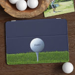 Protection iPad Mini Golf Papa Golf Bal Monogramme Marine Sports Bleus<br><div class="desc">Une balle de golf s'est assise sur un tee sur le vert avec de l'espace pour le nom de papa.</div>