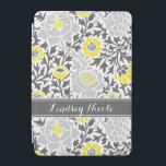 Protection iPad Mini Monogramme jaune et gris rétro floral Damas<br><div class="desc">Elégant modèle de damas floral rétro girly avec un nom personnalisé monogramme dans un cadre ruban. Cliquez sur Customiser pour changer la police et les couleurs du monogramme pour créer votre propre design unique d'un genre unique!</div>