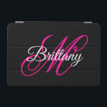 Protection iPad Mini Monogramme noir blanc et rose chaud<br><div class="desc">Un monogramme girly personnalisé avec un script de calligraphie sophistiqué qui s'associe en rose et blanc chaud contre un arrière - plan noir de couleur solide. Créez votre propre joli matériel de retour à l'école pour son électronique. Customisez le style de police ou avec des couleurs pour correspondre à l'ombre...</div>