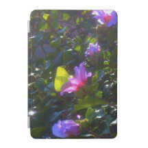 Papillon jaune sur rose de Sharon rose iPad Cover