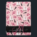 Protection iPad Pro Adorable Llama Maraca Cactus blanc rose floral<br><div class="desc">Ce motif mignon et amusant est parfait pour une femme ou une fille branchée. Il présente des illustrations dessinées à la main de lamas rose bubblegum, blanches et noires, de maracas à motifs, de cactus et de fleurs sur le dessus d'un simple arrière - plan rose vif. C'est adorable, drôle,...</div>
