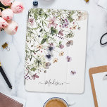 Protection iPad Pro Cover Aquarelle violet Fleurs sauvages<br><div class="desc">Habillez votre iPad en un éclat de printemps avec notre Watercolor Purple Fleur sauvage iPad Air Cover - un jardin de fleurs au bout de vos doigts</div>
