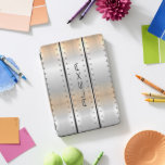 Protection iPad Pro Cover Design géométrique en aluminium brossé gris argent<br><div class="desc">Design métallique masculin moderne élégant. Image de texture d'aluminium brossé gris argenté avec accents masculins et monogramme personnalisable.</div>