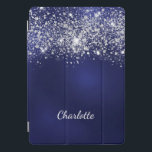Protection iPad Pro Cover Écriture de nom monogramme de poussière de parties<br><div class="desc">Un arrière - plan bleu. La couleur bleue est inégale. Décoré avec de la poussière de parties scintillant imitation. Personnalisez et ajoutez un nom. Le prénom est écrit avec un script de style moderne écrit à la main.</div>