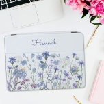 Protection iPad Pro Cover Jardin Fleur sauvage Monogramme Blue Watercolor<br><div class="desc">Ajoutez une touche personnelle à votre iPad avec notre couverture de jardin Fleur sauvage Monogrammed Blue Watercolor. Admirez la beauté des fleurs de maïs bleues,  parfaites pour les amateurs de fleurs et de couleurs bleues à la recherche d'un look moderne et élégant.</div>