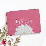 Protection iPad Pro Cover Joli rose et blanc Fleur marguerite Nom personnali<br><div class="desc">Une jolie couverture iPad rose avec une simple marguerite blanche. Ajoutez simplement votre nom</div>