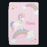 Protection iPad Pro Cover Magique Arc-en-ciel Unicorn rose Personnalisé<br><div class="desc">Une jolie couverture iPad rose licorne avec étoiles et arc-en-ciel. Personnalisez avec son nom pour faire un cadeau amusant pour une fille!</div>