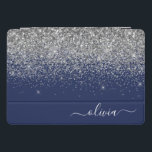 Protection iPad Pro Cover Monogramme à Parties scintillant étincelante en ar<br><div class="desc">Argent et Marine Blue Faux Foil Parties scintillant à étincelle métallique Script Monogramme Nom Coque d'ordinateur portable. Cela rend le cadeau parfait pour 16 ans,  mariage,  douche nuptiale,  anniversaire,  baby shower ou bachelorette pour quelqu'un qui aime le luxe glam et les styles chic.</div>