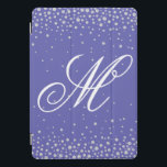 Protection iPad Pro Cover Monogramme de diamants violets personnalisés<br><div class="desc">Monogramme Diamants violets coques ipad et couvertures personnalisées avec un arrière - plan simple violet avec une superposition en losange personnalisée avec votre monogramme personnalisé dans un élégant script de calligraphie blanche. Conçu par ©Evco Studio www.zazzle.com/store/evcostudio</div>