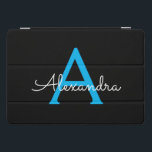 Protection iPad Pro Cover Nom du monogramme de la fille en noir bleu<br><div class="desc">Noir et Bleu Simple Script Monogramme Nom Coque d'ordinateur portable. Cela rend le cadeau parfait pour 16 ans,  mariage,  douche nuptiale,  anniversaire,  baby shower ou bachelorette pour quelqu'un qui aime le luxe glam et les styles chic.</div>