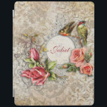 Protection iPad Rose Damas Vintage personnalisé<br><div class="desc">Un design romantique d'inspiration vintage avec un espace de personnalisation entouré de fleurs ornées, d'oiseaux et de luxuriants sprays de roses sur un arrière - plan damassé en détresse. Note : Sculpté, gravé, gaufré et les effets dimensionnels, l'aspect stratifié, vieilli ou érodé, les textures et les ombres réalisées numériquement. Le...</div>