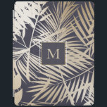 Protection iPad Volage Tropical de la feuille d'or de la Marine<br><div class="desc">Protégez votre précieuse technologie dans le style. Feuillage d'or sur un arrière - plan bleu marine. Si luxuriante. Personnalisez votre coque avec votre initiale.</div>
