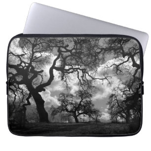Protection Pour Ordinateur Portable Arbres hantés noirs et blancs