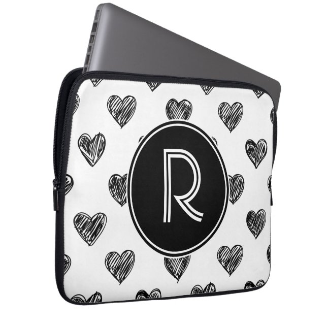 Protection Pour Ordinateur Portable Black Hearts Doodles Monogram Portable Sleeve (Devant droit)