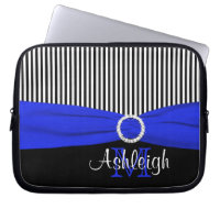 Blanc de noir bleu avec la douille d'ordinateur