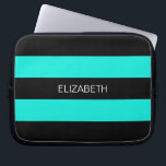 Protection Pour Ordinateur Portable Bright Aqua Black Horiz Preppy Stripe #3 Monogramm<br><div class="desc">Bright Aqua and Black Classic Preppy Horizontal Rugby Stripes #3 Nom Monogramme Un élégant motif à bande horizontale avec un modèle pour votre nom, vos initiales ou tout autre texte. Vous pouvez également customiser la police et la taille du texte, déplacer ou supprimer le texte, ajouter des champs de texte...</div>