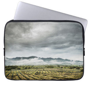 Protection Pour Ordinateur Portable Champs ruraux de culture sous le ciel nuageux