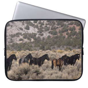 Protection Pour Ordinateur Portable Chevaux sauvages de mustang dans le désert 2