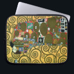 Protection Pour Ordinateur Portable Fulfillment aka The Embrace par Gustav Klimt<br><div class="desc">Exécution (L'Embrace) (1909) par Gustav Klimt. Un vintage symbolisme de l'époque victorienne un bel art, un portrait d'amour et un portrait d'amour avec un jeune couple qui s'éteint. Le Stoclet Frieze est une série de trois mosaïques commandées pour la salle à manger du Palais Stoclet à Bruxelles. À propos de...</div>