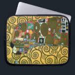 Protection Pour Ordinateur Portable Fulfillment aka The Embrace par Gustav Klimt<br><div class="desc">Exécution (L'Embrace) (1909) par Gustav Klimt. Un vintage symbolisme de l'époque victorienne un bel art, un portrait d'amour et un portrait d'amour avec un jeune couple qui s'éteint. Le Stoclet Frieze est une série de trois mosaïques commandées pour la salle à manger du Palais Stoclet à Bruxelles. À propos de...</div>