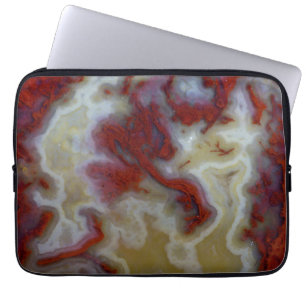 Protection Pour Ordinateur Portable Gros plan sur une dalle d'agate mousse rouge