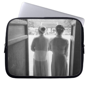 Protection Pour Ordinateur Portable Hanoi Vietnam, Femmes en tenue traditionnelle Temp