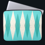 Protection Pour Ordinateur Portable Jacquard moderne du milieu du siècle<br><div class="desc">Ce Jacquard moderne Mid-Century Sleeve est doté d'un arrière - plan turquoise et dynamique et d'un motif de diamants turquoises translucides et mod qui recouvrent de grands diamants vintages crème avec des taches d'âge spatial de couleur or. Ce Jacquard minimaliste d'inspiration et déconstruit est un retour simpliste de l'ère atomique...</div>