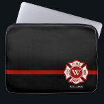 Protection Pour Ordinateur Portable Ligne rouge mince croix maltaise de monogramme<br><div class="desc">Une grande ligne rouge caisse orientée d'ordinateur portable de délivrance du feu. Elle comporte une croix maltaise au centre pour votre monogramme de votre premier ou nom de famille ou celui de votre destinataire de cadeau. Sous la croix maltaise est une tache pour le nom ou le nom de famille...</div>