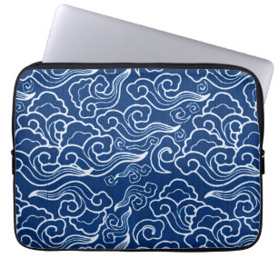 Protection Pour Ordinateur Portable Nuages japonais vintages, bleu de cobalt et blanc